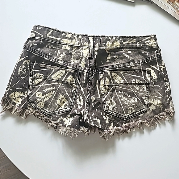 EUC Free People Geometric Distressed Shorts Festival - Picture 5 of 8